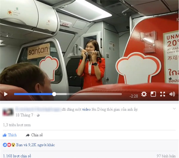 Nữ tiếp viên xinh đẹp người Thái hát trên máy bay gây bão Facebook-1