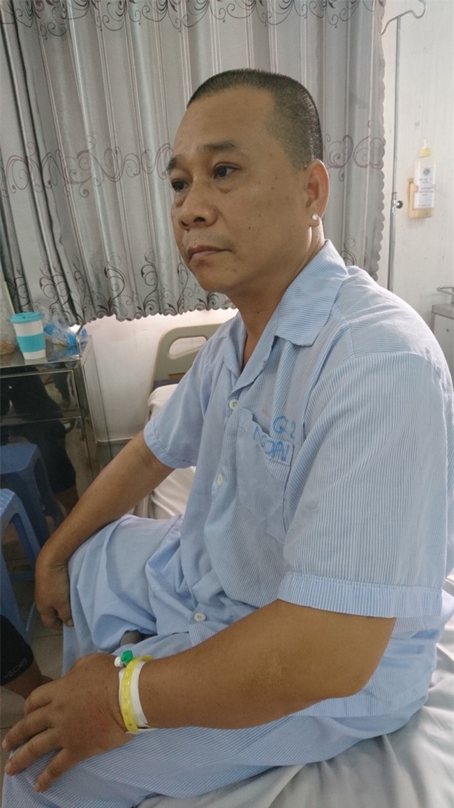 TP.HCM: Người đàn ông vào phòng cấp cứu vẫn bị nhóm thanh niên truy sát - Ảnh 3.