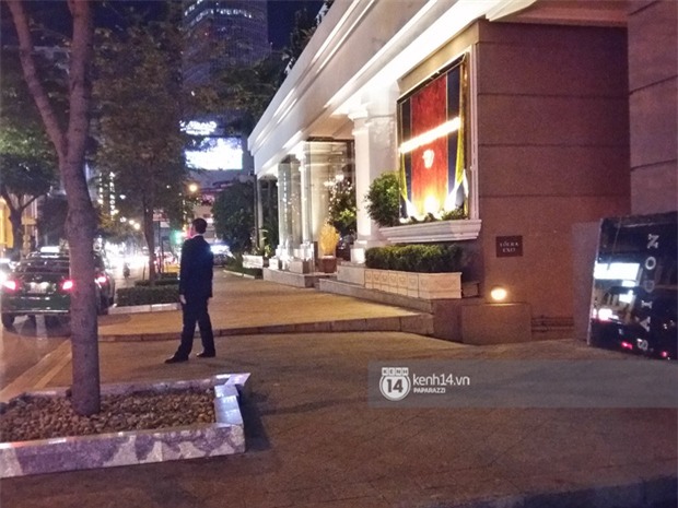 Ariana Grande rời Việt Nam trong đêm, không xuất hiện một giây nào chỉ để vẫy chào fan - Ảnh 6.