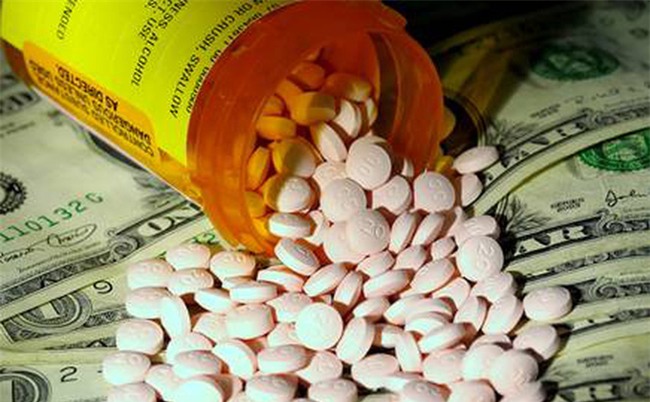 Vụ thuốc ung thư giả: Vì sao cấp visa thuốc quá nhanh?