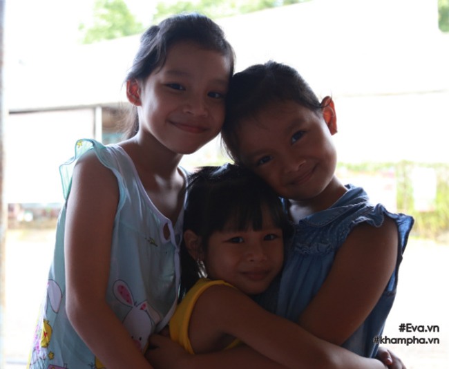 "5 nam truoc bi trao nham con, gio nhan lai con ruot nhung khong the vut bo con nuoi" - 2