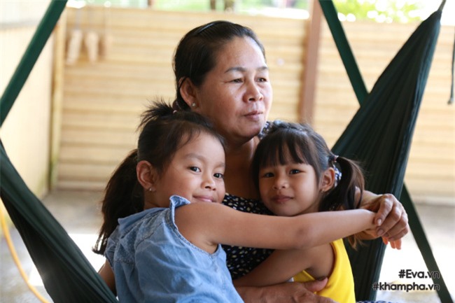 "5 nam truoc bi trao nham con, gio nhan lai con ruot nhung khong the vut bo con nuoi" - 3