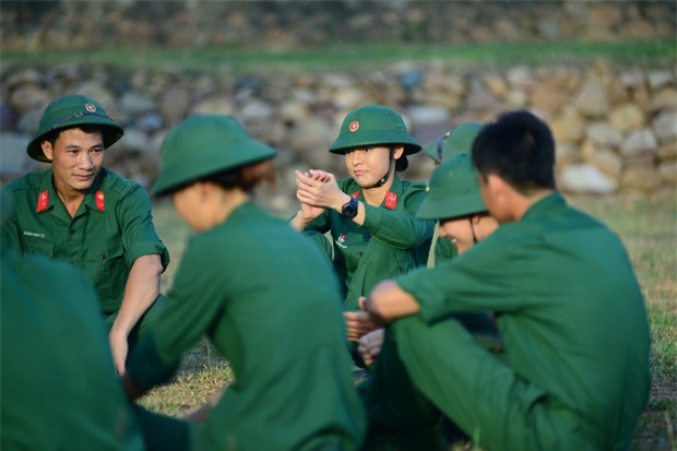 Sao nhập ngũ: Mai Ngô hoang mang khi phải tắm chung, mong được make-up khi ghi hình - Ảnh 3.