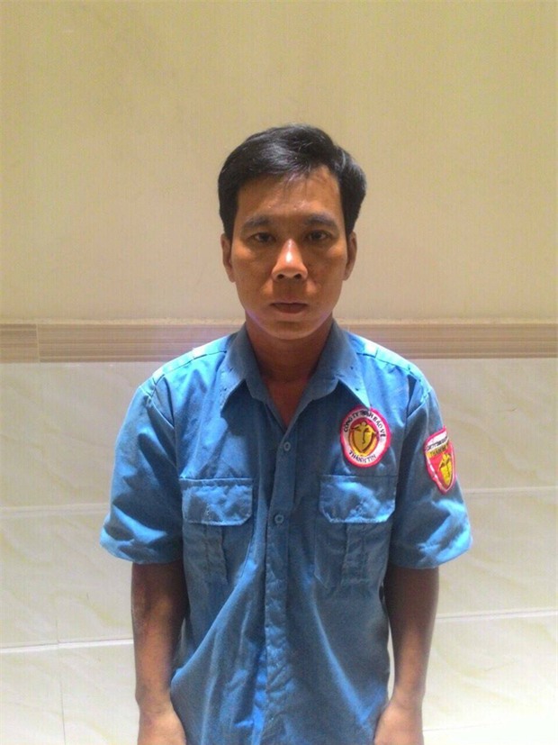 Soái ca chạy môtô tung cú đạp, tóm gọn tên cướp giật dây chuyền vàng của người đi đường - Ảnh 4.