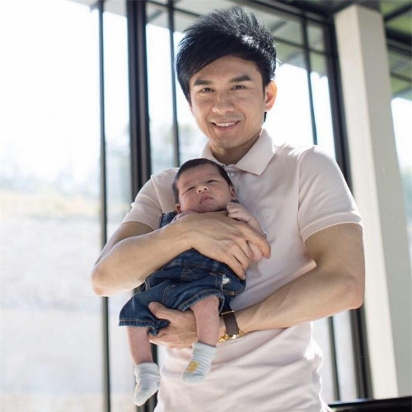 Ghen ti truoc than hinh vam vo, san chac cua Dan Truong o tuoi U50