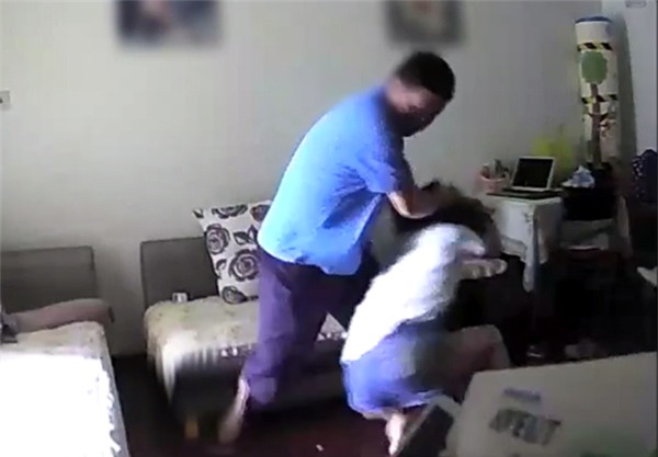 chong cu lien tuc den nha danh dap, nguoi phu nu da nhanh tri lam 1 viec cuu minh - 3