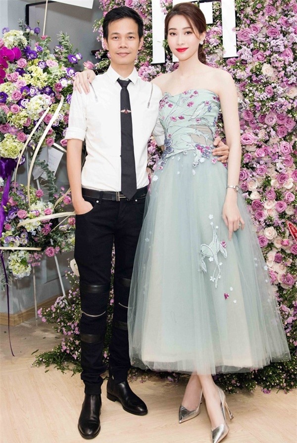 Dàn mỹ nhân Việt đồng loạt diện sắc trắng đẹp thoát tục trên thảm đỏ thời trang tuần này-10