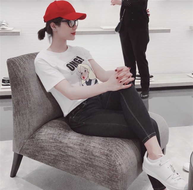 Kỳ Duyên, Ngọc Trinh rủ nhau diện đồ trễ nải trong street style tuần này - Ảnh 10.