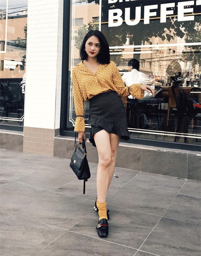 Kỳ Duyên, Ngọc Trinh rủ nhau diện đồ trễ nải trong street style tuần này - Ảnh 12.