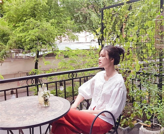 Kỳ Duyên, Ngọc Trinh rủ nhau diện đồ trễ nải trong street style tuần này - Ảnh 8.