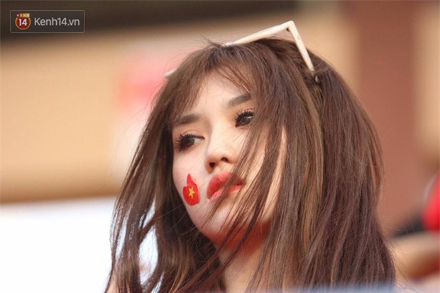 Công Phượng mắt đỏ hoe trong ngày U22 Việt Nam chia tay SEA Games 29 - Ảnh 13.