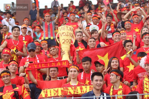 Công Phượng mắt đỏ hoe trong ngày U22 Việt Nam chia tay SEA Games 29 - Ảnh 3.