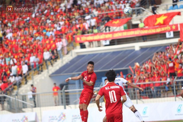 Công Phượng mắt đỏ hoe trong ngày U22 Việt Nam chia tay SEA Games 29 - Ảnh 5.