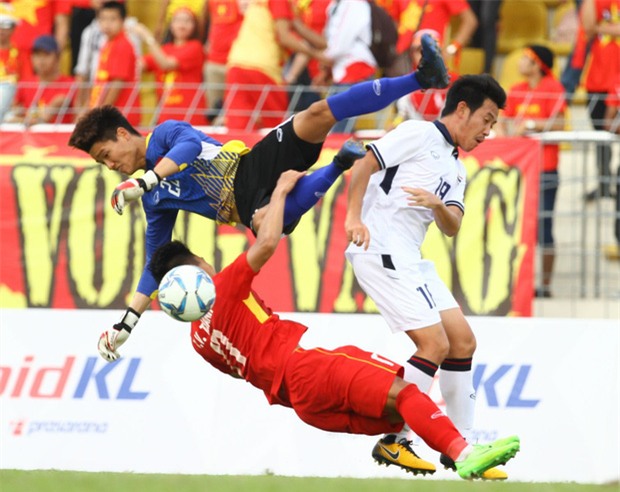 Công Phượng mắt đỏ hoe trong ngày U22 Việt Nam chia tay SEA Games 29 - Ảnh 7.