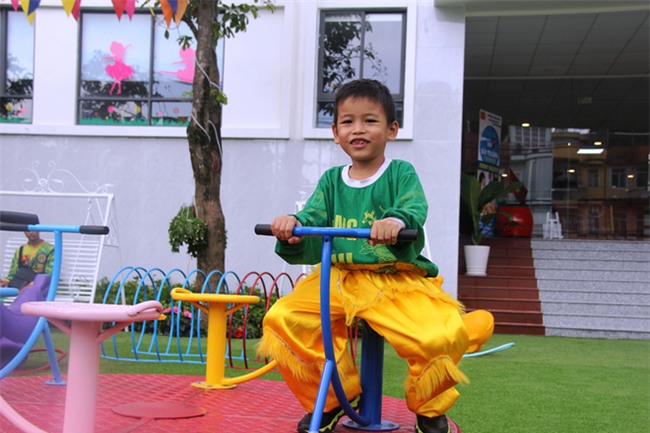 Hai bé trai 4 và 5 tuổi nghi bị mẹ bỏ rơi dưới chân cầu: Nửa đêm tỉnh giấc khóc đòi mẹ - Ảnh 10.