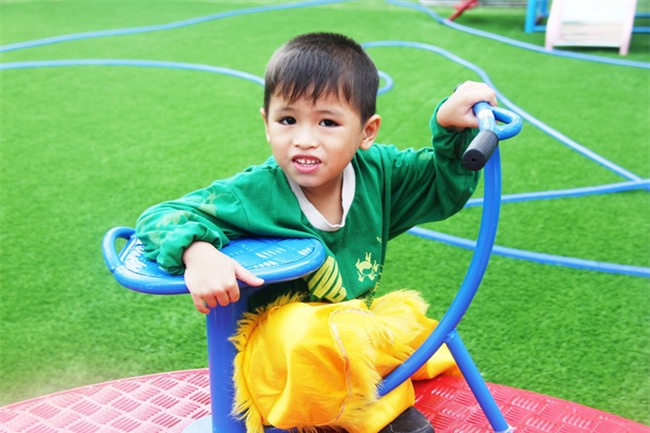 Hai bé trai 4 và 5 tuổi nghi bị mẹ bỏ rơi dưới chân cầu: Nửa đêm tỉnh giấc khóc đòi mẹ - Ảnh 16.