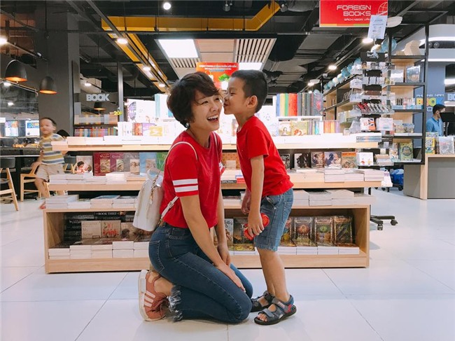 phat ngon "gay bao" cua me 8x: "luoi day con moi pho mac con minh cho truong quoc te" - 5