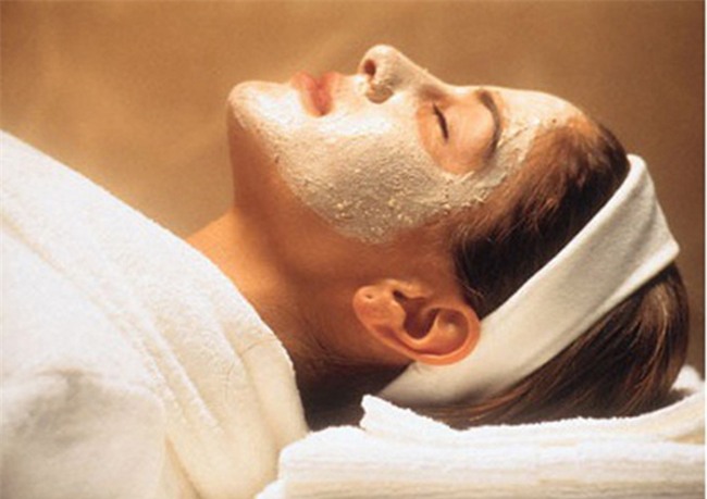 7 bi kip cham soc da hieu qua danh rieng cho chi em van phong - 3