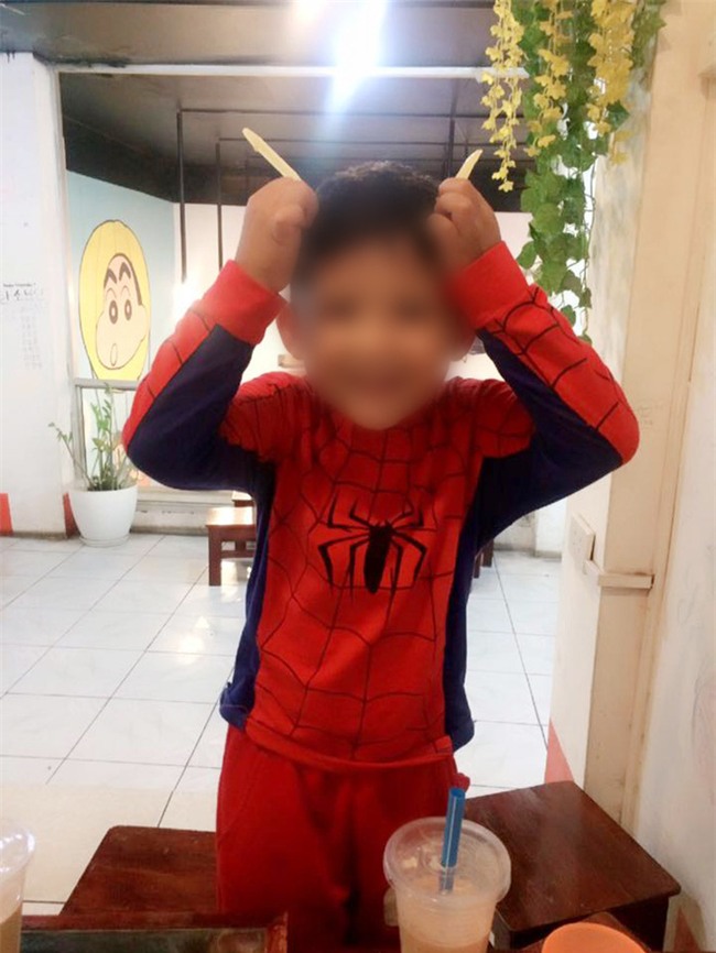 Bé trai 5 tuổi bị tự kỷ sốc tâm lý do bố mẹ hay quát mắng, ép học trước chương trình lớp 1 - Ảnh 2.