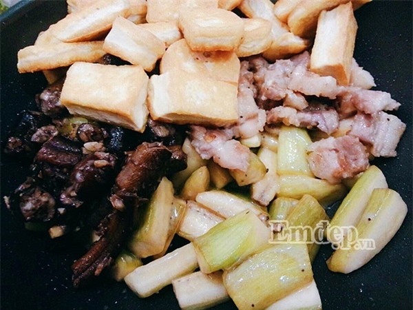 Món lươn om chuối xanh