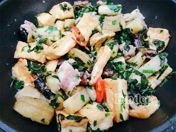 Món lươn om chuối xanh