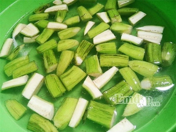 Món lươn om chuối xanh