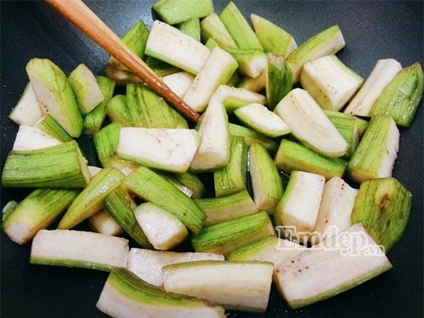 Món lươn om chuối xanh