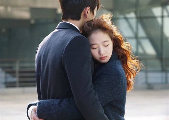 Top 4 cung Hoàng đạo nữ không bao giờ chủ động “cọc đi tìm trâu” - Ảnh 1.