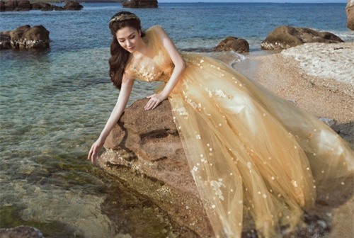 Nguyễn Thị Huyền, hoa hậu, làng sao