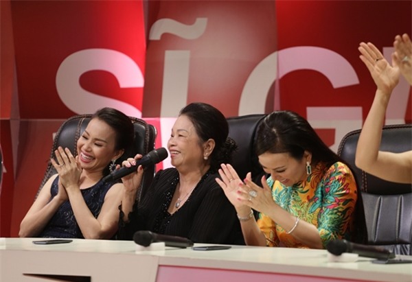 Mẹ Minh Tuyết lập kỷ lục 4 lần không nhận ra giọng con gái-2