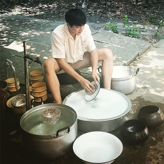 Bố mẹ cưng chiều em gái hơn, chàng trai này cay đắng đăng đàn lên MXH tự nhận mình được nhặt về từ bãi rác - Ảnh 2.