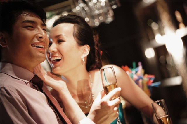 cuoc tinh say nang day doi toi vao cau trai tre that nghiep, nuoi than chua noi - 1