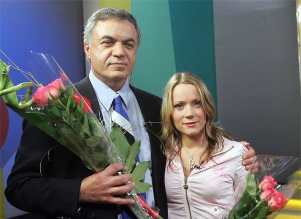 Cả êkip mổ từ bỏ nhưng bé gái từng bị bố vô tình cắt đứt lìa bàn chân vẫn chạy nhảy được nhờ một người - Ảnh 6.