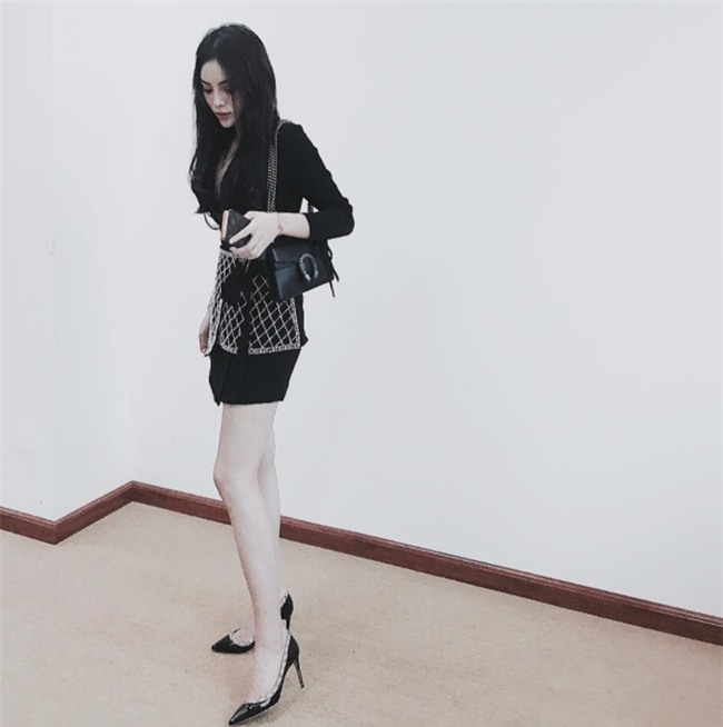 Xem clip không photoshop mới thấy đôi chân "tỷ lệ vàng" của Kỳ Duyên chẳng xinh như tưởng tượng! - Ảnh 4.