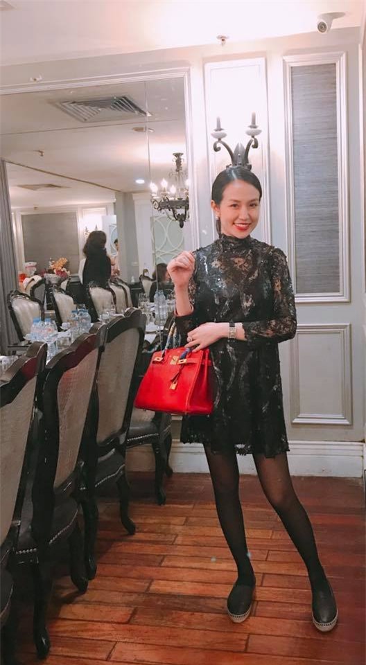 Hương Baby vợ ca sĩ Tuấn Hưng, từ cô PG đen nhẻm tới nữ doanh nhân gợi cảm, sành điệu - Ảnh 12.