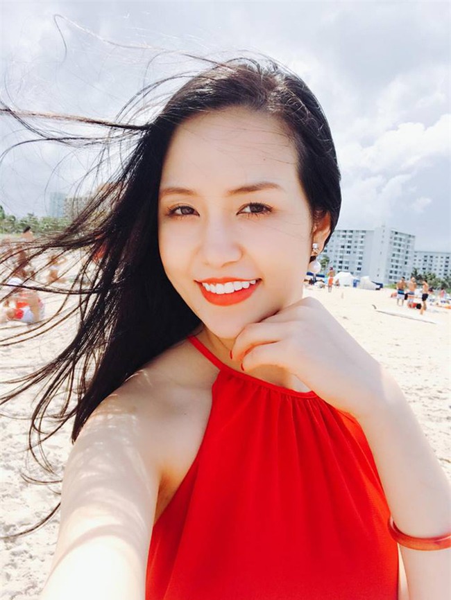 Hương Baby vợ ca sĩ Tuấn Hưng, từ cô PG đen nhẻm tới nữ doanh nhân gợi cảm, sành điệu - Ảnh 2.