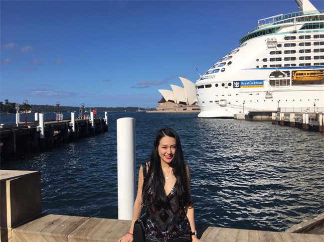 Hương Baby vợ ca sĩ Tuấn Hưng, từ cô PG đen nhẻm tới nữ doanh nhân gợi cảm, sành điệu - Ảnh 23.