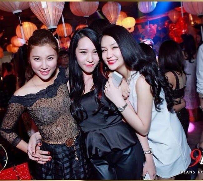 Hương Baby vợ ca sĩ Tuấn Hưng, từ cô PG đen nhẻm tới nữ doanh nhân gợi cảm, sành điệu - Ảnh 3.