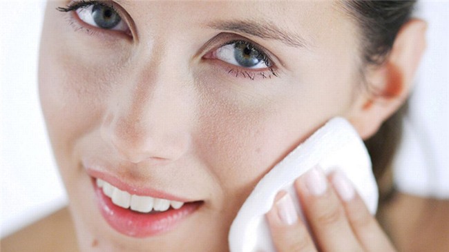 Cach tay trang dung cach giup sach da ngua mun