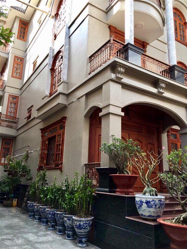 can canh can biet thu toan do go rao ban... 55 ty dong khien dan mang tranh cai gay gat - 4