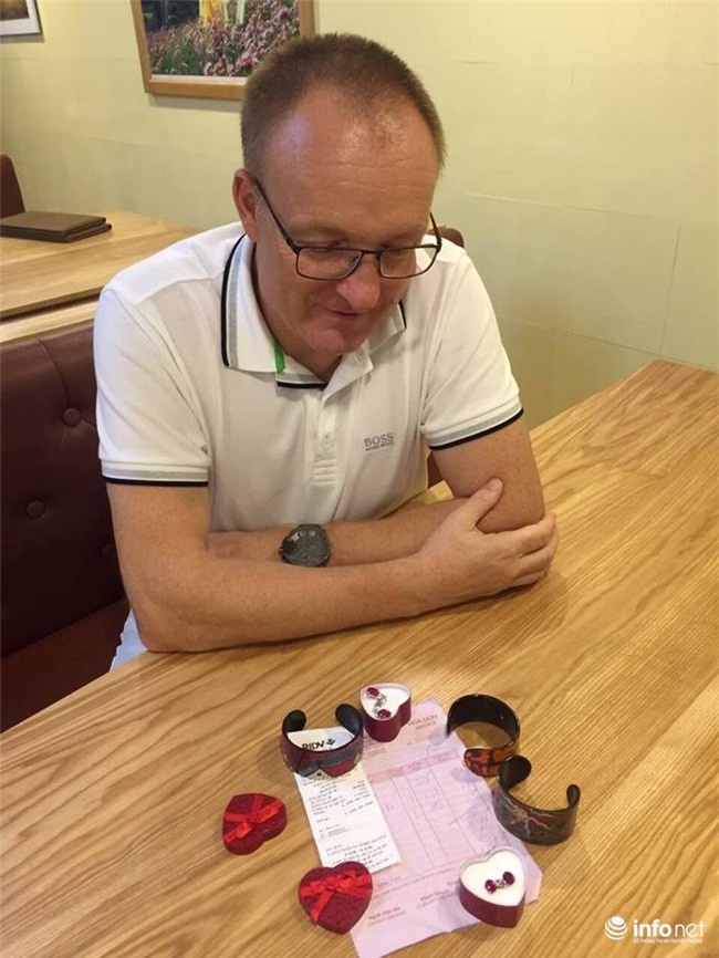 khách Tây bị chặt chém, khách Tây, chặt chém