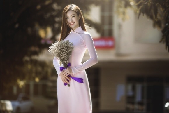 Hoa hậu mỹ linh,hoa hậu việt nam 2016,mỹ linh chụp kỷ yếu,Hoa hậu