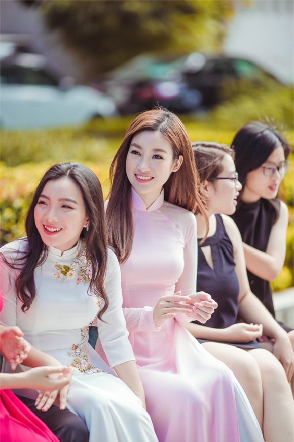 Hoa hậu mỹ linh,hoa hậu việt nam 2016,mỹ linh chụp kỷ yếu,Hoa hậu