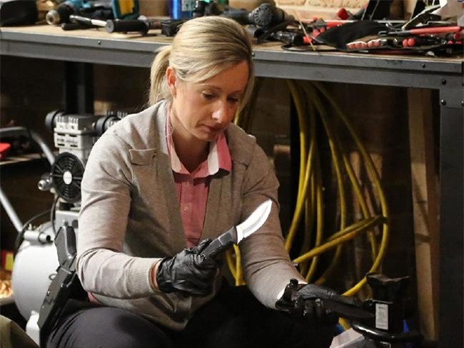 Xem điện thoại của chồng, vợ chết lặng khi phát hiện tội ác của chồng với bé gái 12 tuổi - Ảnh 3.