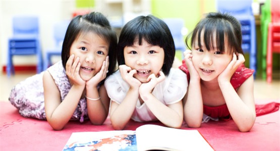 Thư bố gửi con gái vào lớp 1: “Học ít thôi, chơi là chính” khiến người đọc bật cười - Ảnh 1.