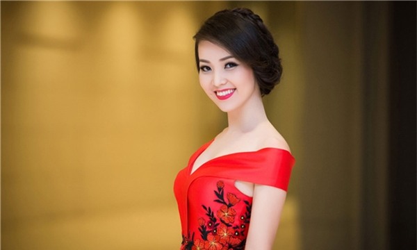 Người đẹp thu hút sự chú ý của công chúng môi khi xuất hiện. - Tin sao Viet - Tin tuc sao Viet - Scandal sao Viet - Tin tuc cua Sao - Tin cua Sao