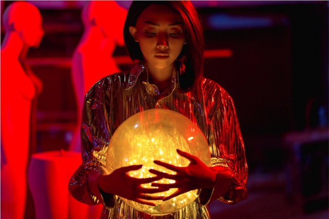 Tóc Tiên gây chú ý với hình ảnh trọc đầu - Ảnh 3.