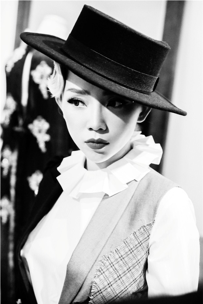 Tóc Tiên gây chú ý với hình ảnh trọc đầu - Ảnh 4.