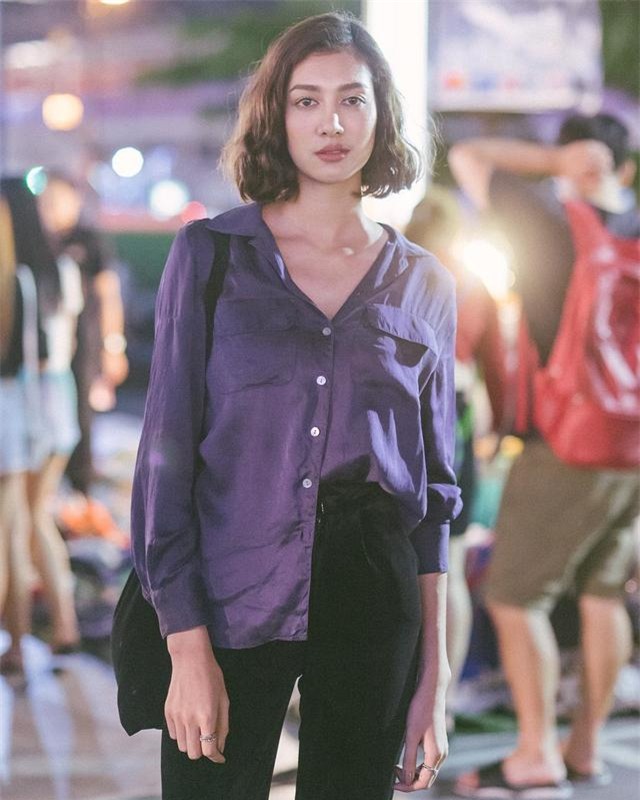 Mặc sơmi tối màu sẽ không còn già nếu bạn nằm lòng 4 bí kíp này - Ảnh 9.