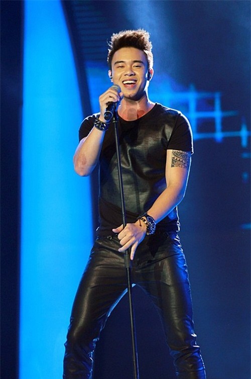 Đông Hùng, ca sĩ Đông Hùng, mẹ Đông Hùng nợ nần, Đông Hùng bị chém,chuyện làng sao,sao Việt